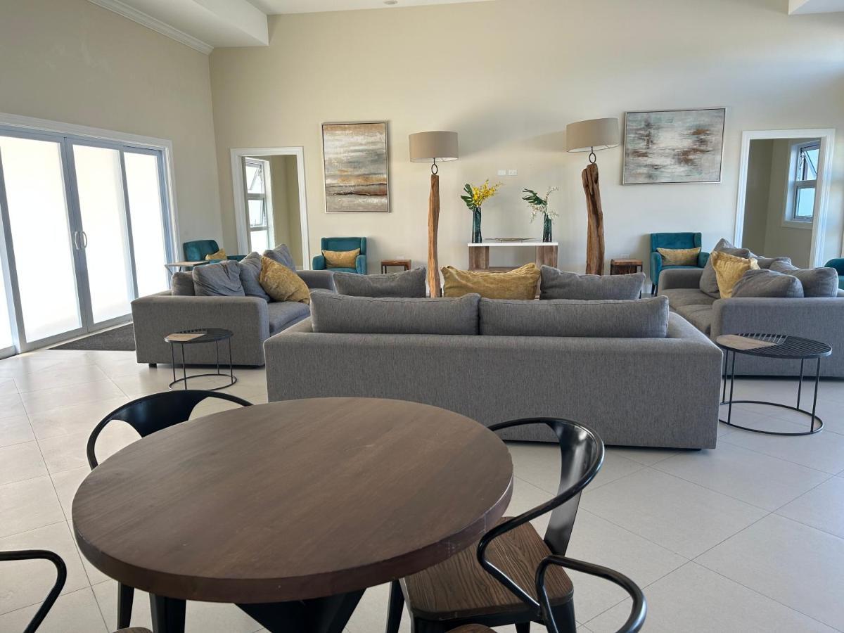 Seamist Villa @Oceanpointe Lucea Comfy 2Br W/Pool Gym & Parking Kültér fotó
