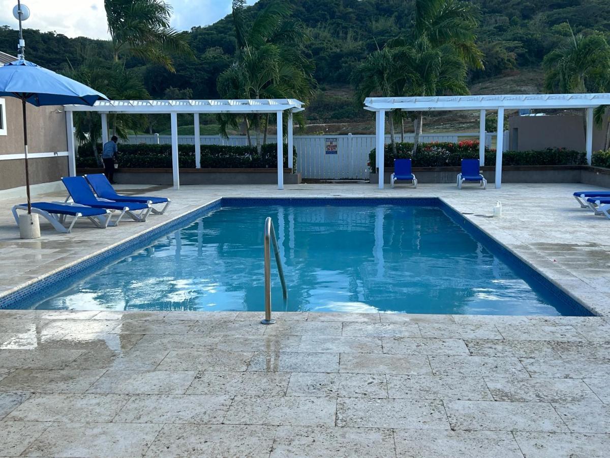 Seamist Villa @Oceanpointe Lucea Comfy 2Br W/Pool Gym & Parking Kültér fotó