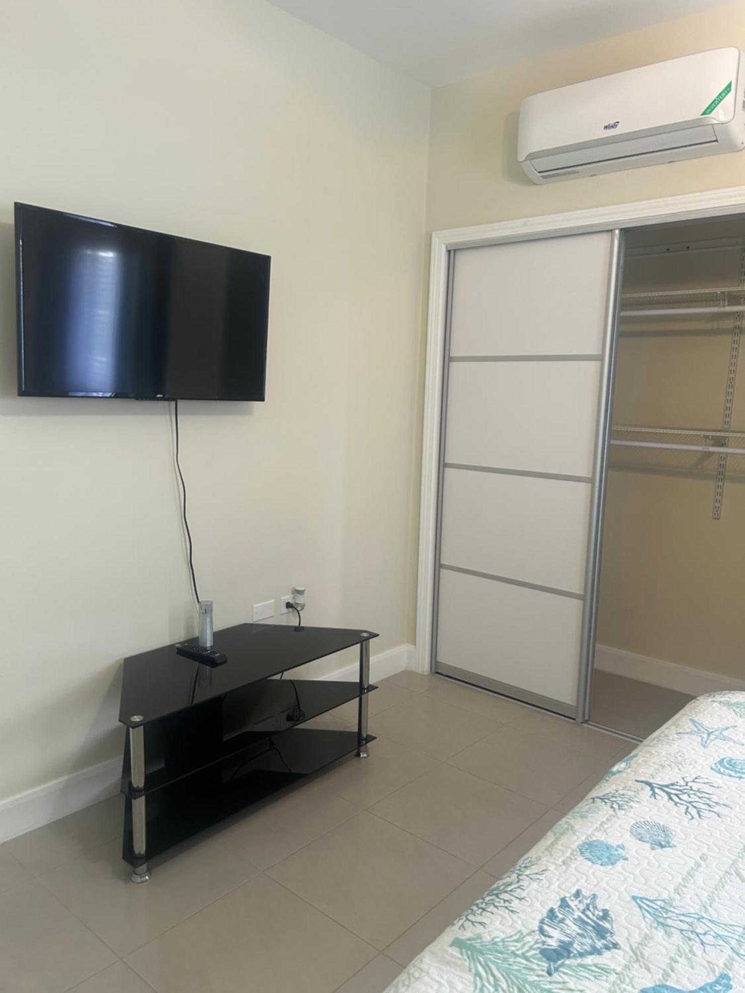 Seamist Villa @Oceanpointe Lucea Comfy 2Br W/Pool Gym & Parking Kültér fotó
